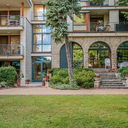 The Bluedeck Wellness Apart-hotel 4*